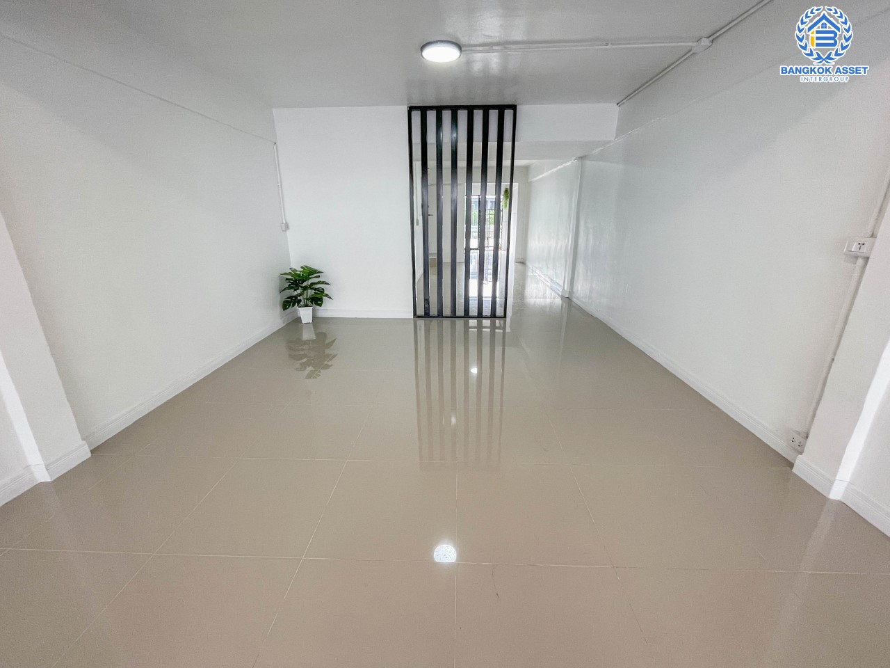 *****ทาวน์เฮ้าส์มือสอง ย่านนนทบุรี ม.ธารทอง2 บางใหญ่-กาญจนาภิเษก (ซ.วัดลาดปลาดุก) เนื้อที่ 23 ตร.ว. ฟังก์ชัน 2 ห้องนอน 2 ห้องน้ำ จอดรถได้ 1 คัน ทำเลเดินทางง่ายสะดวกสบาย ใกล้รถไฟฟ้าสายสีม่วง "สถานีคลองบางไผ่", ทางด่วน "กาญจนาภิเษก" และเซ็นทรัลเวสต์เกต